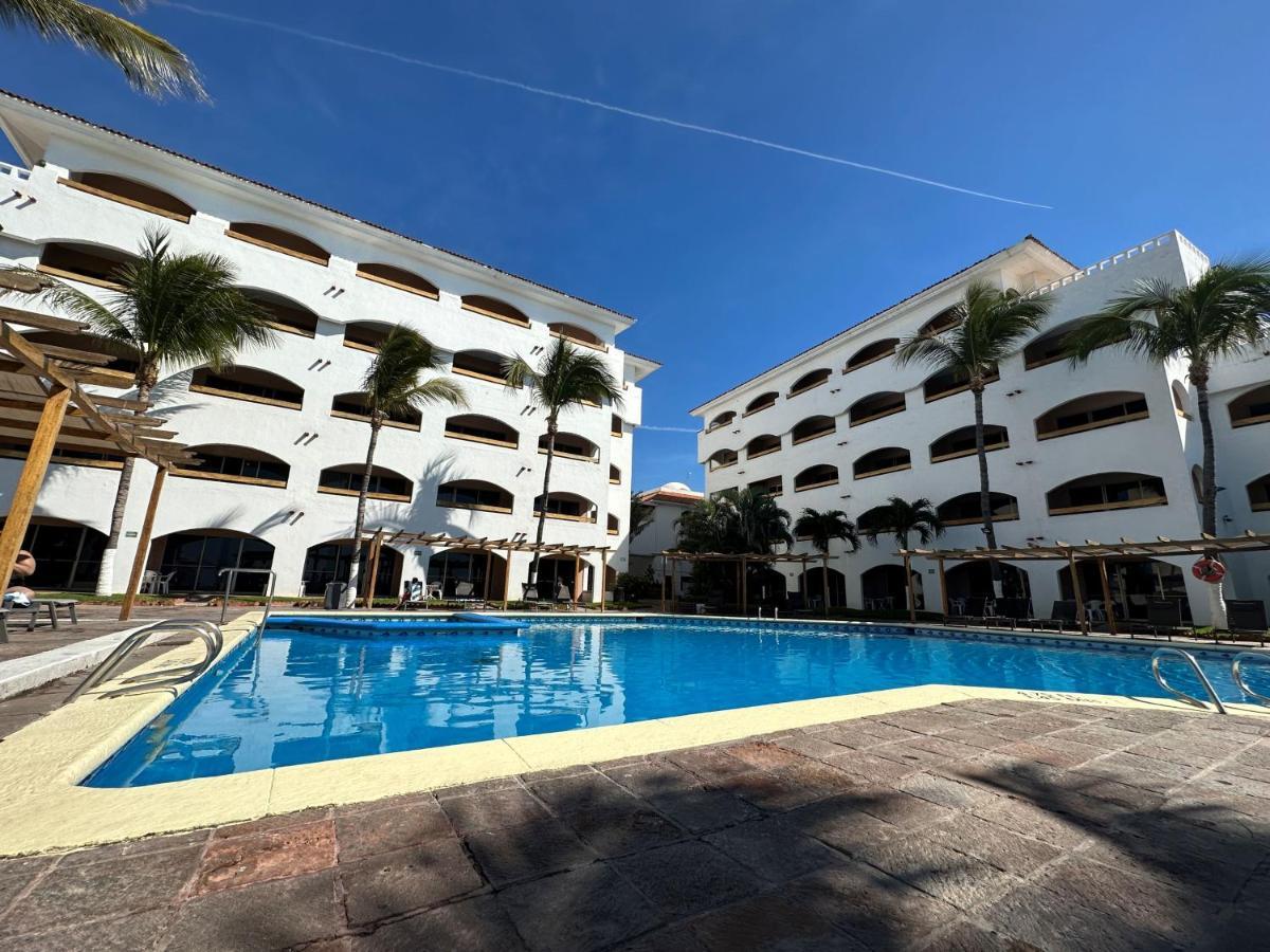 Hotel Quijote Inn Mazatlan Exterior photo