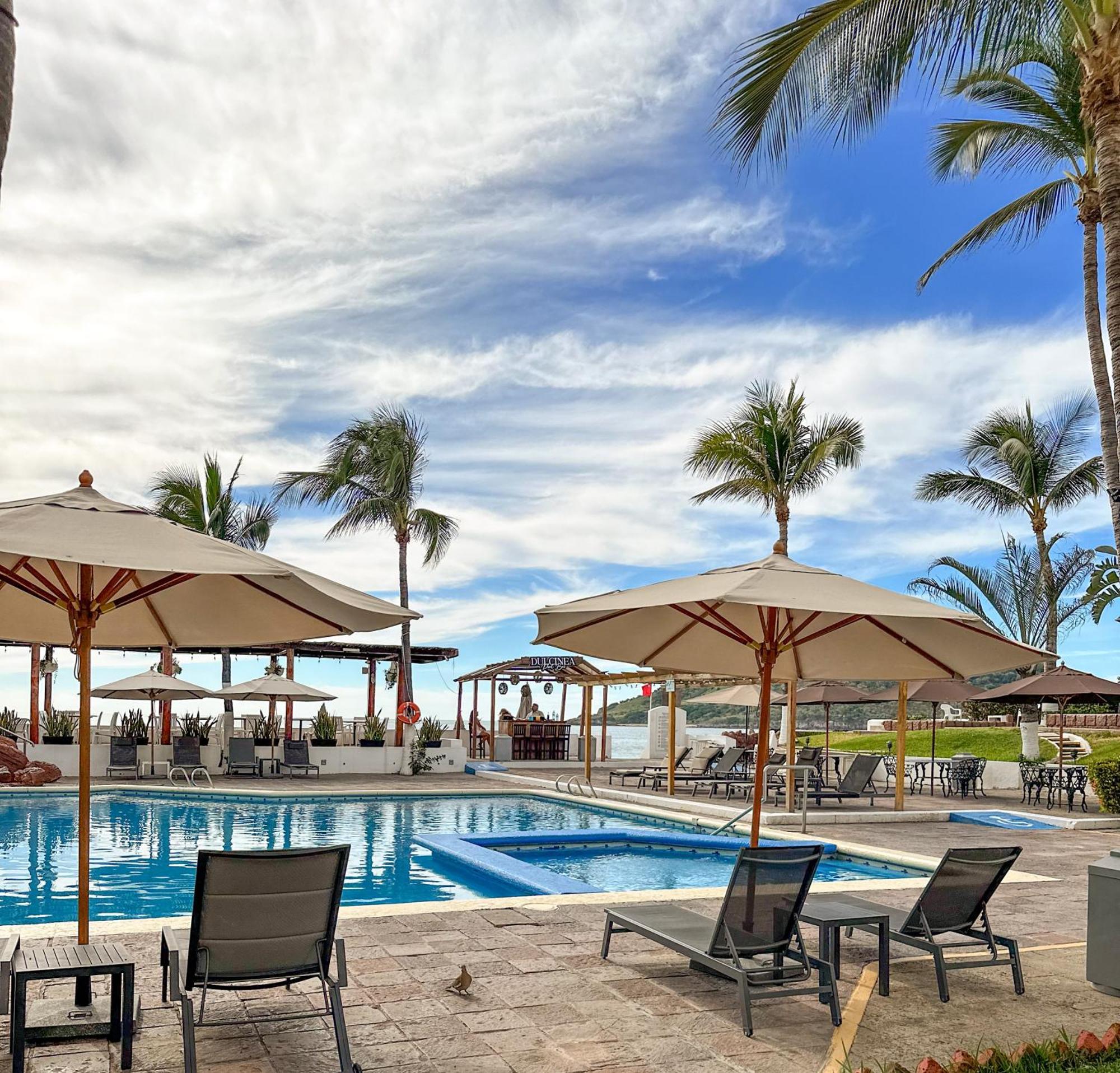 Hotel Quijote Inn Mazatlan Exterior photo